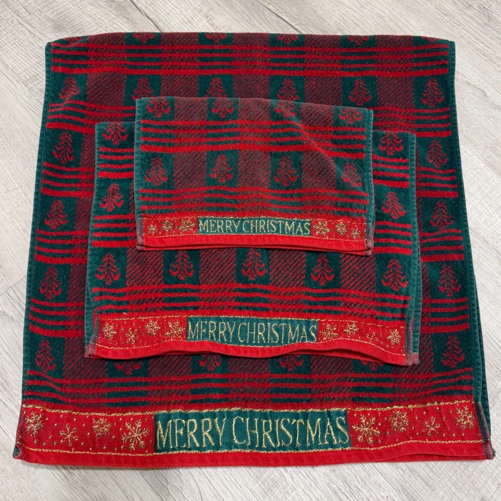 Vintage Merry Christmas Bath Towel Set Embroidered Retro JC Penny Red Green Gold